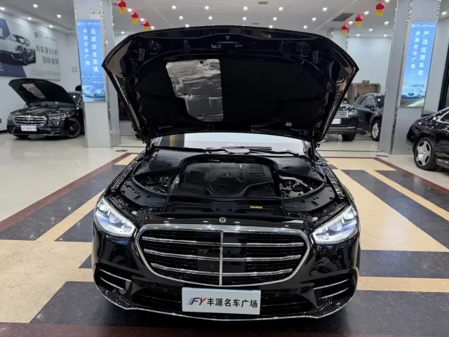 Mercedes-Benz S-Class — Фото автомобиля 24