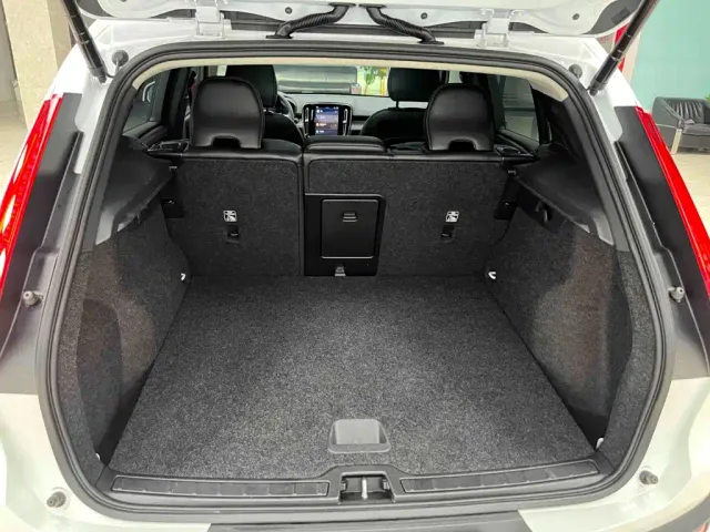 Volvo XC40 — Фото автомобиля 21