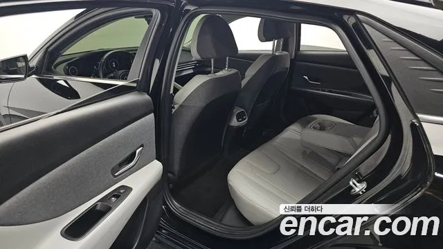 Hyundai Avante CN7 — Фото автомобиля 18