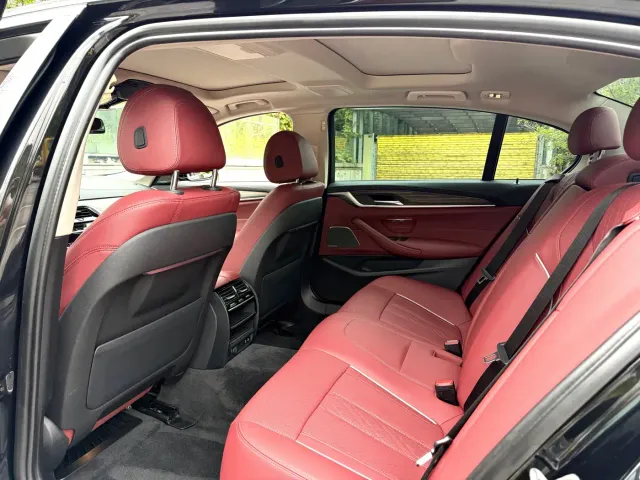 BMW BMW 5 Series 2022 530Li Leading Luxury Package — Фото автомобиля 4