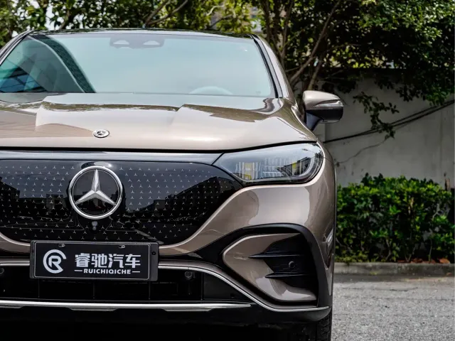 Mercedes-Benz EQE SUV — Фото автомобиля 7