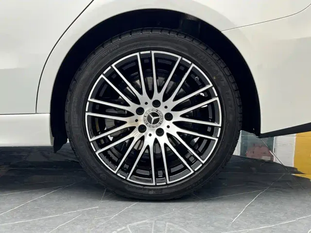 Mercedes-Benz C-Class — Фото автомобиля 24