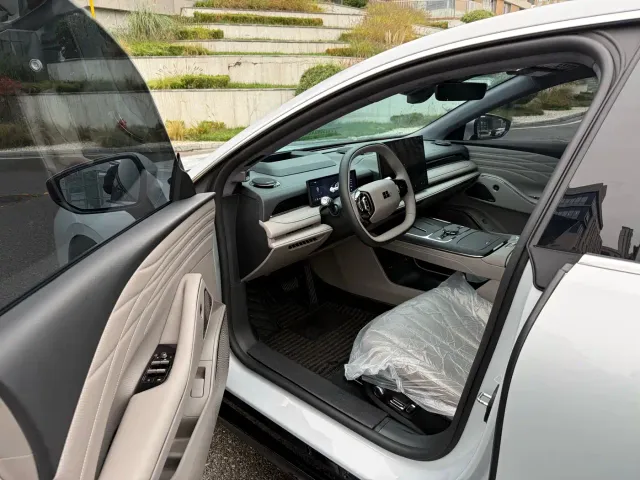 Geely Galaxy Xingyao 8 — Фото автомобиля 12