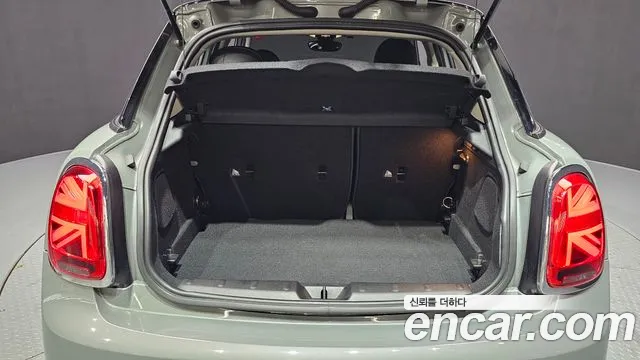 Mini Cooper Cooper 5 дверей Classic Plus — Фото автомобиля 20