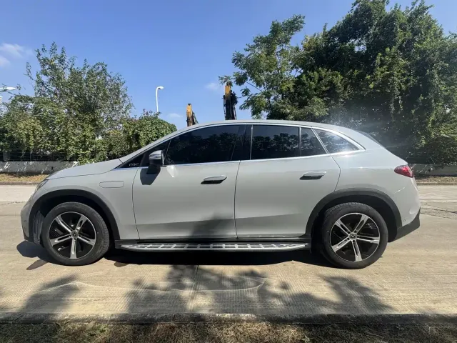 Mercedes-Benz EQE SUV — Фото автомобиля 5