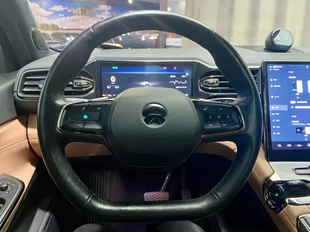 Nio ES8 — Фото автомобиля 10