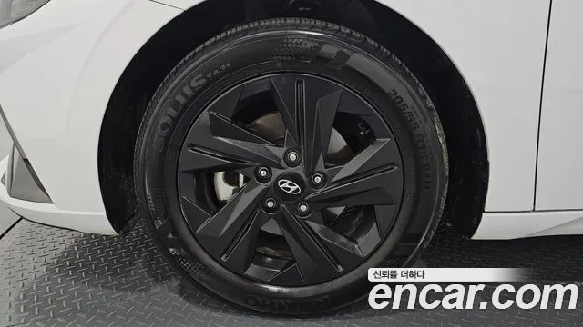 Hyundai Avante CN7 — Фото автомобиля 5