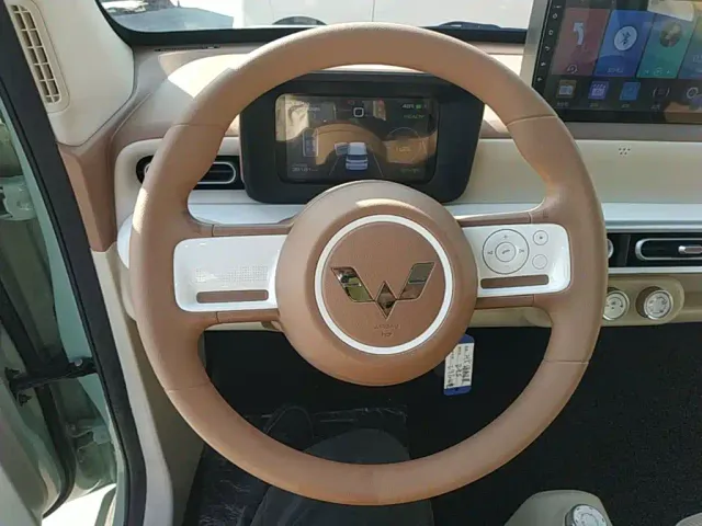 Wuling Hongguang Mini EV — Фото автомобиля 10