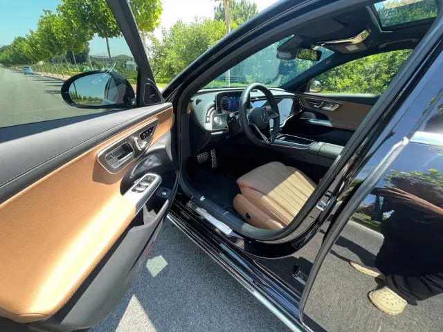 Mercedes-Benz E-Class — Фото автомобиля 5