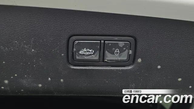 Genesis GV70 — Фото автомобиля 16