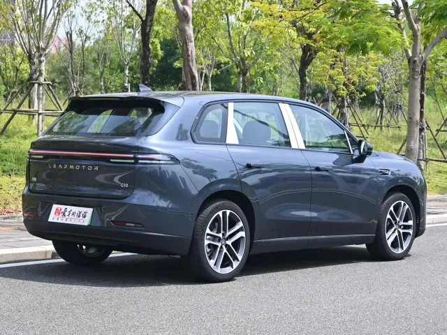 Leapmotor C10 — Фото автомобиля 6