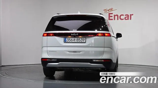 Kia Canival Carnival 4 поколение Бензин 9 мест Prestige — Фото автомобиля 4