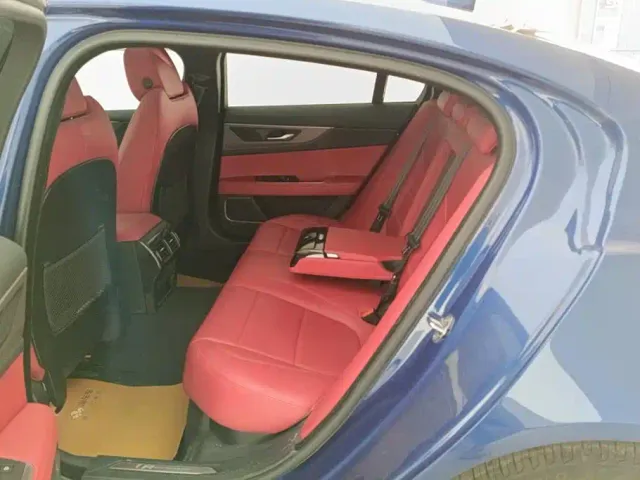 Jaguar XEL — Фото автомобиля 11