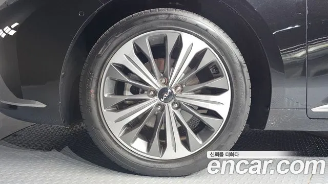 Kia K8 Hybrid — Фото автомобиля 5