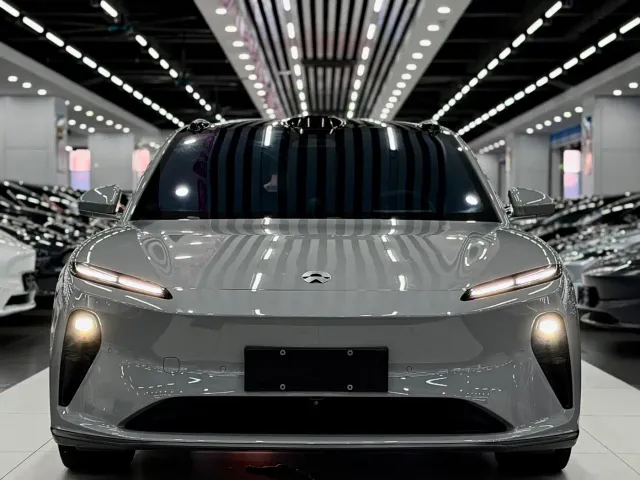 Nio ET5 Touring — Фото автомобиля 2