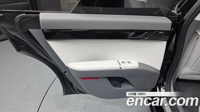 Hyundai Grandeur GN7 — Фото автомобиля 14