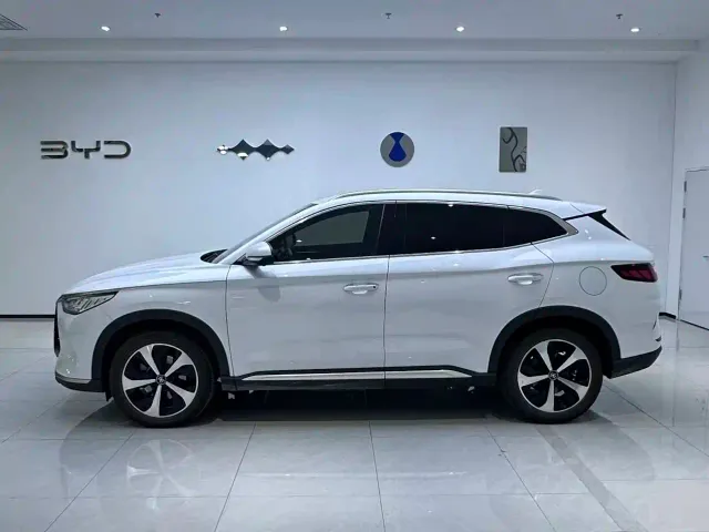 BYD Song PLUS — Фото автомобиля 2