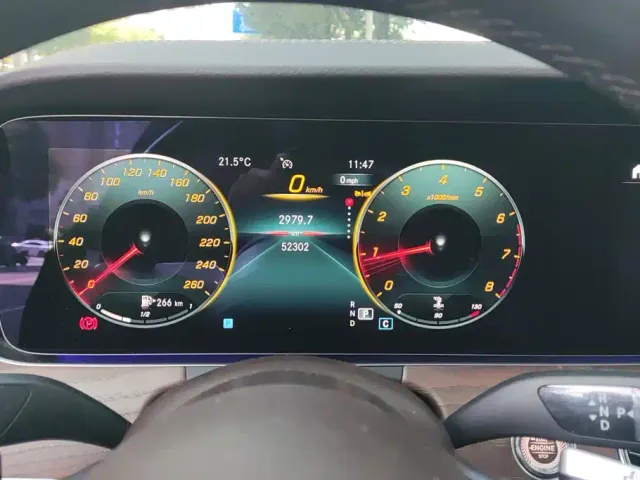 Mercedes-Benz E-Class — Фото автомобиля 14