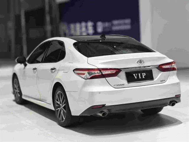 Toyota Camry — Фото автомобиля 4