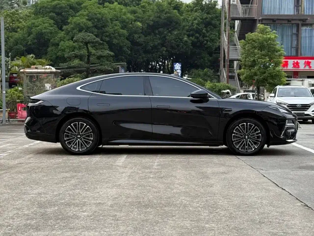 Geely Galaxy Galaxy Xingyao 8 — Фото автомобиля 6
