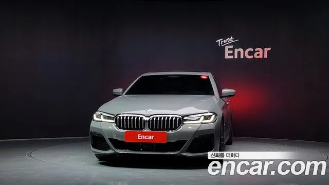 BMW 5 Series G30 — Фото автомобиля 3