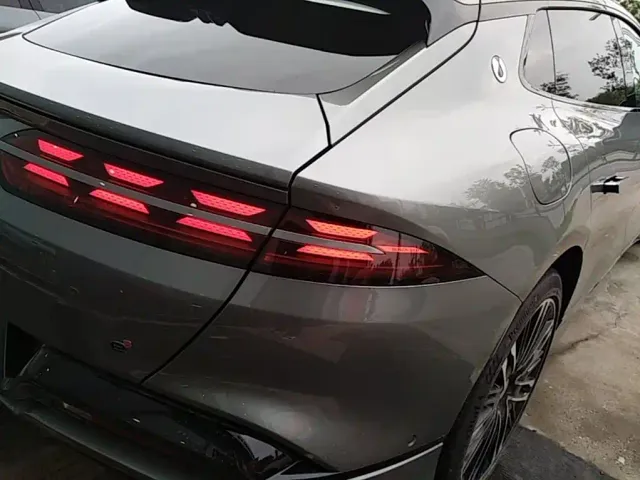 Denza Z9GT — Фото автомобиля 7