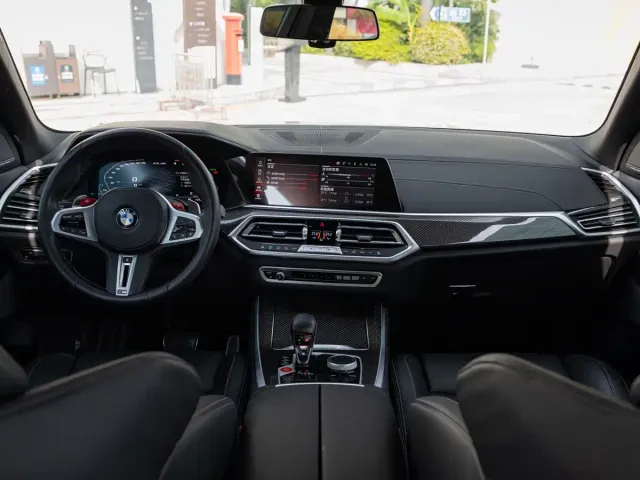 BMW X5 M — Фото автомобиля 10