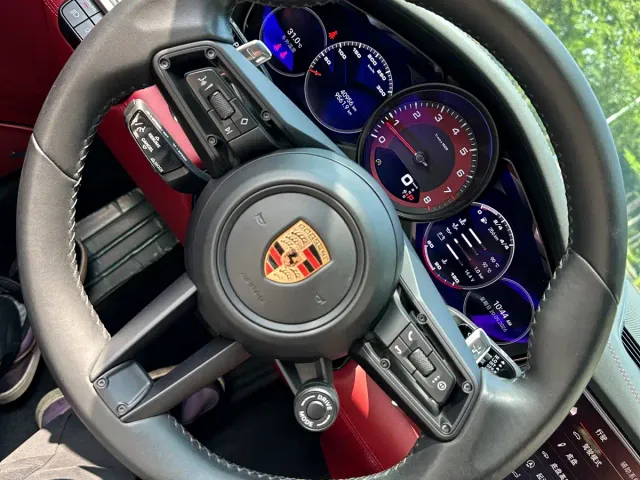 Porsche Panamera — Фото автомобиля 8