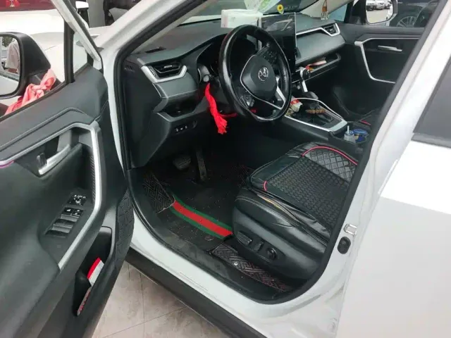 Toyota Wildlander — Фото автомобиля 9