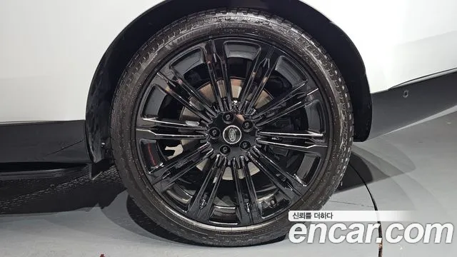 Land Rover Range Rover Generation 5 — Фото автомобиля 21