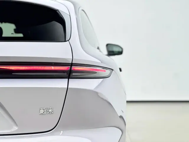 Nio ET5 Touring — Фото автомобиля 15