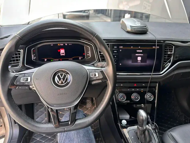 Volkswagen T-Roc — Фото автомобиля 13