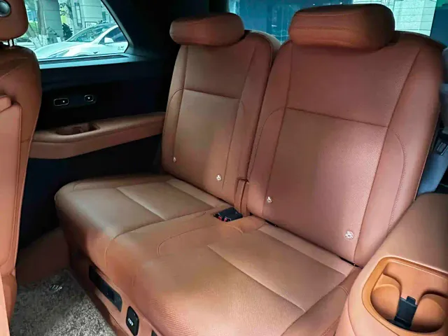 Li Auto L9 — Фото автомобиля 22