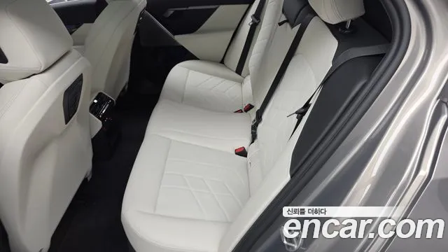 BMW 5-Series — Фото автомобиля 24