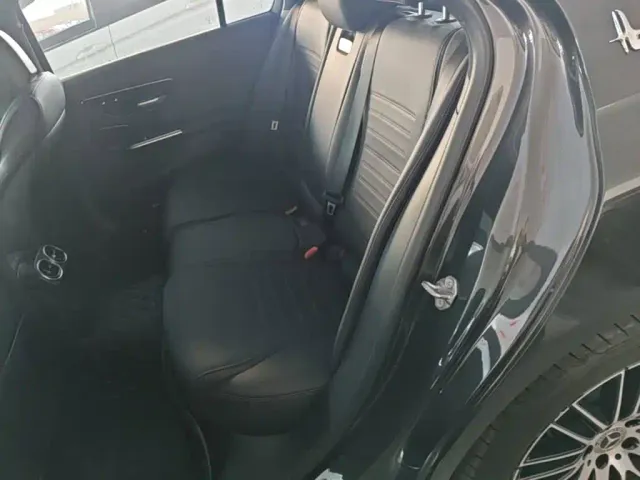 Mercedes-Benz C-Class — Фото автомобиля 16