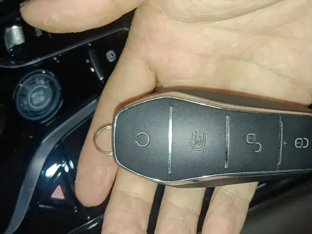 BYD Qin PLUS 2023 Champion Edition DM-i 55KM Leading — Фото автомобиля 8