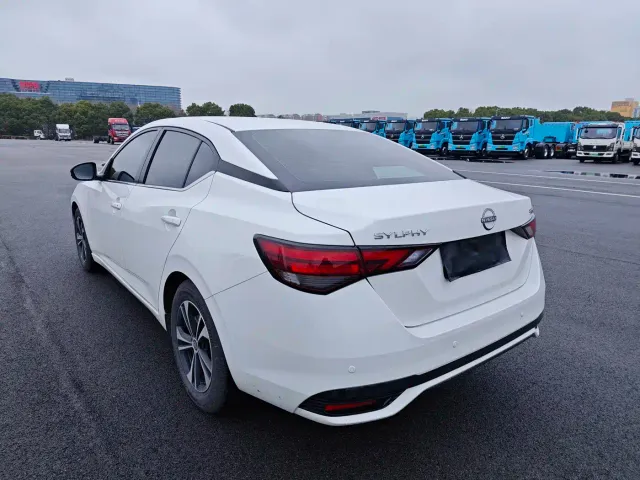 Nissan Sylphy — Фото автомобиля 18