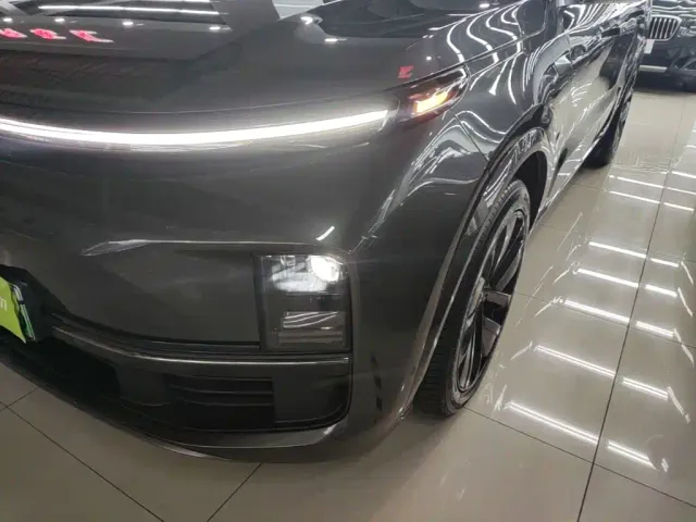 Li Auto L8 — Фото автомобиля 17