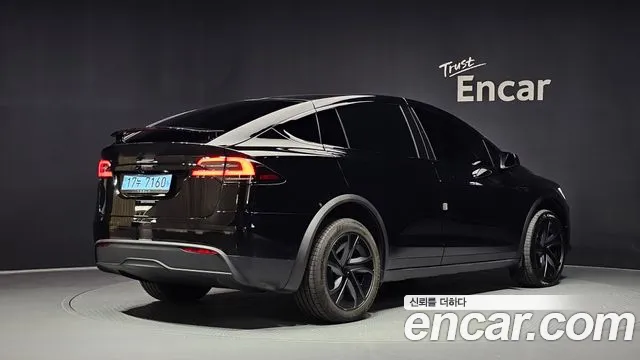 Tesla Model X — Фото автомобиля 2