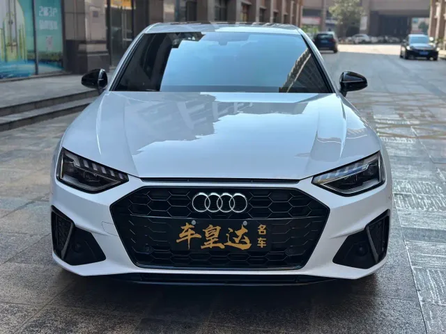 Фотография автомобиля — Audi A4L