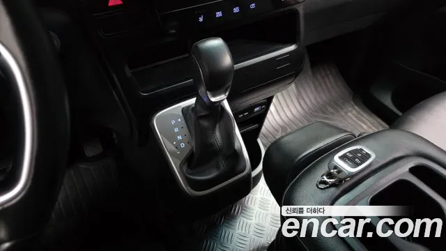 Hyundai Staria — Фото автомобиля 9