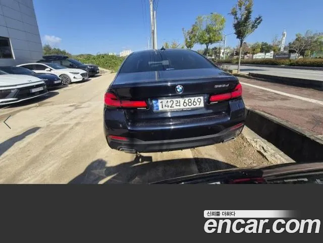 BMW 5 Series G30 — Фото автомобиля 3