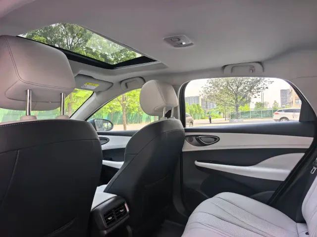 BYD Seal 05 DM-i — Фото автомобиля 12