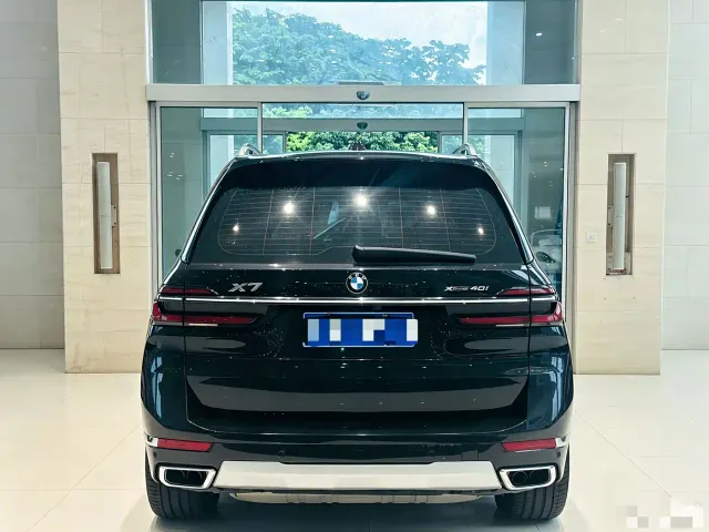 BMW X7 — Фото автомобиля 7
