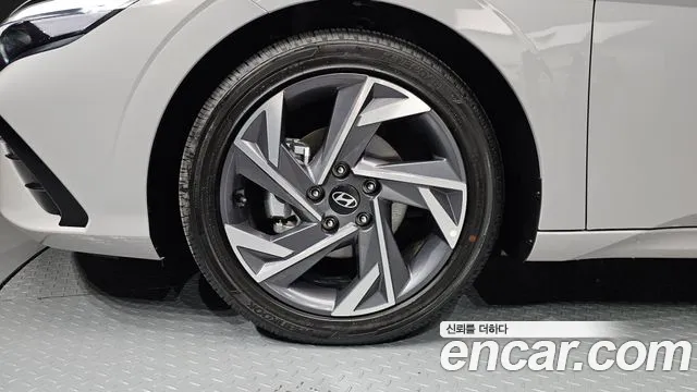 Hyundai AVANTE Новый Avante (CN7) — Фото автомобиля 5