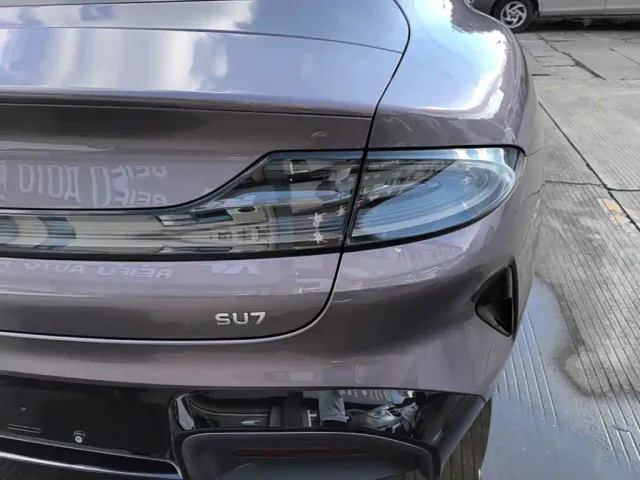 Xiaomi SU7 — Фото автомобиля 7