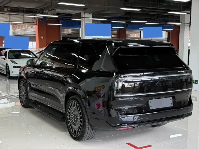 ZEEKR Zeekr 9X 2025 model Ultra Edition 70kWh — Фото автомобиля 21