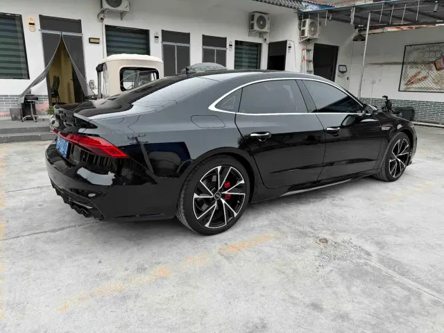 Audi A7L — Фото автомобиля 8