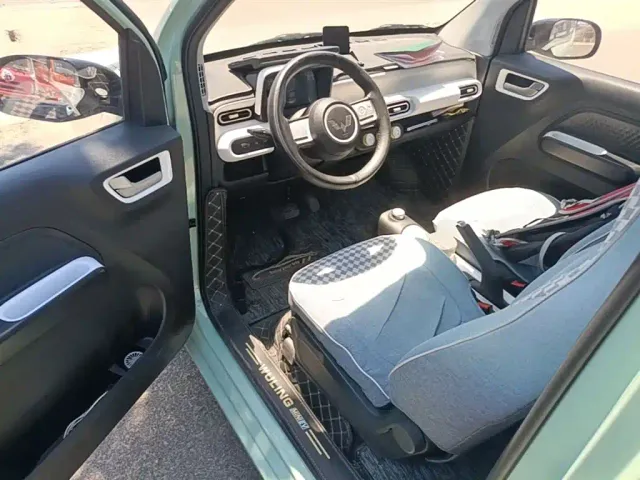 Wuling Hongguang Mini EV — Фото автомобиля 15