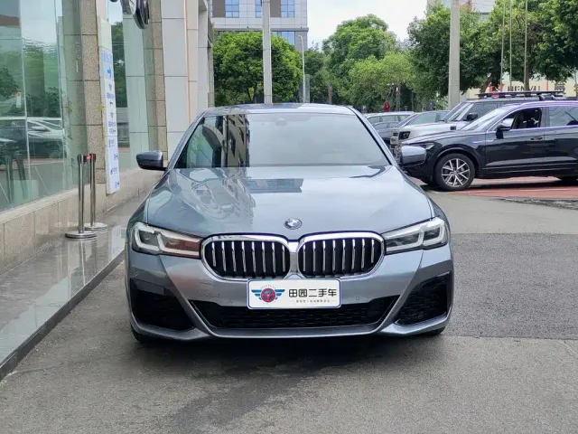 BMW 5 Series — Фото автомобиля 2